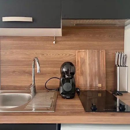 Surequipe & Terrasse - Avec Parking, Pres De Gare Apartman *